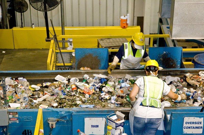 Scientists convert hard-to-recycle PVC plastic into high-performance engine lubricant