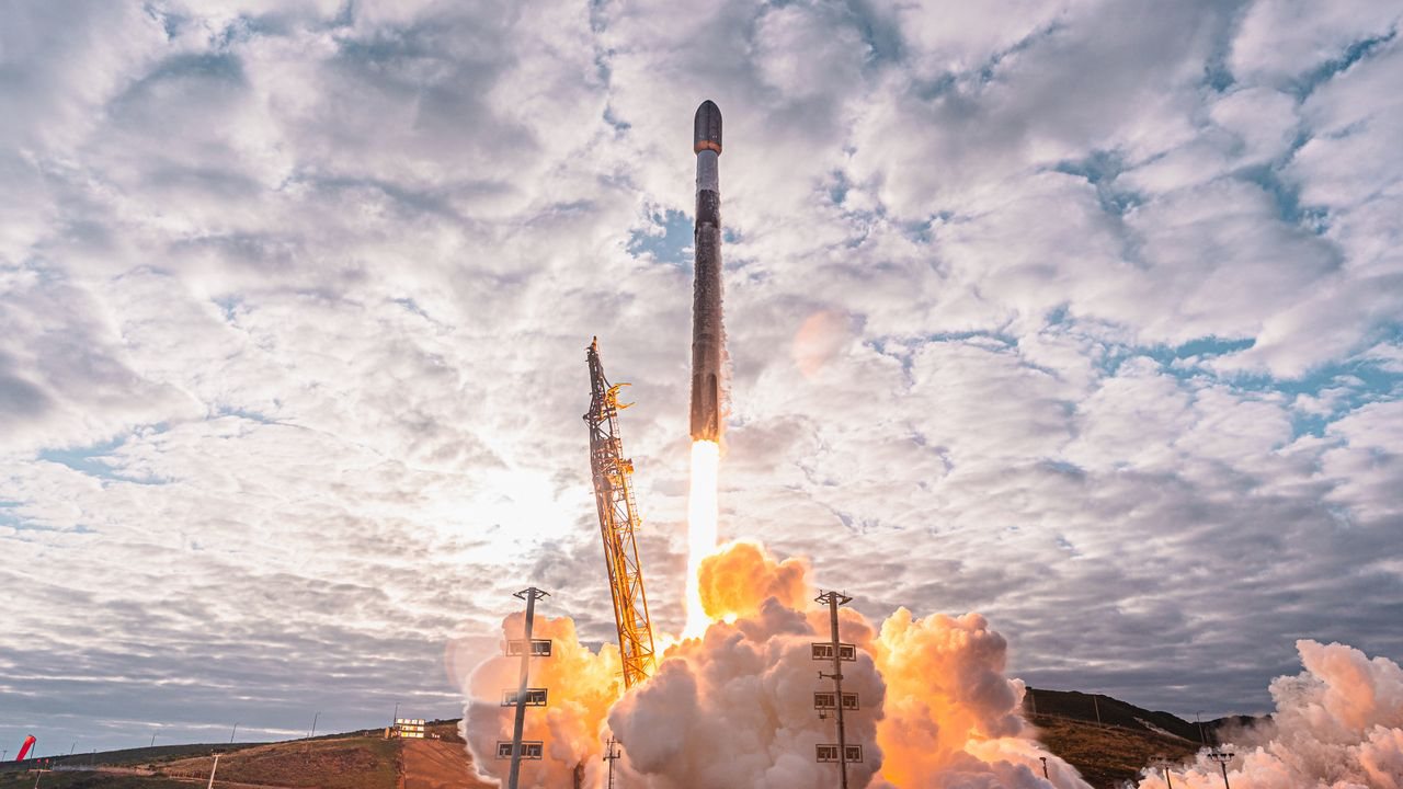 SpaceX to Launch 21 Military Data Transport Satellites for US Space Force