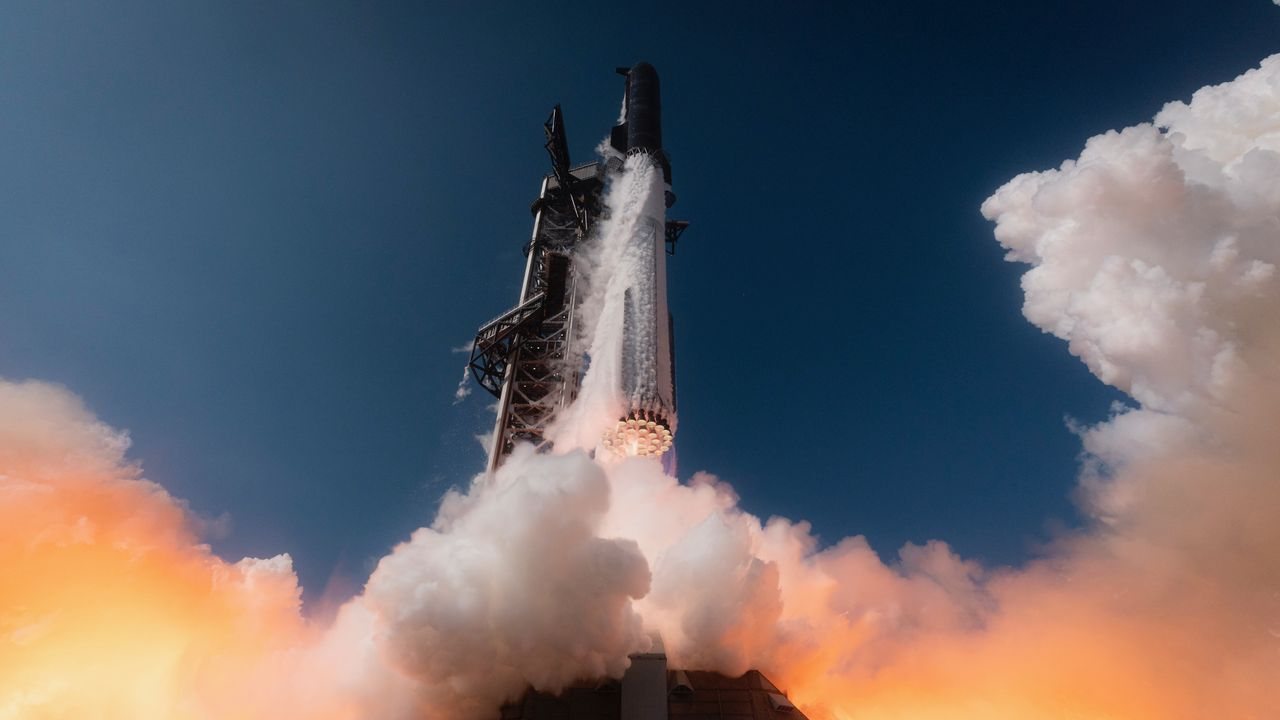 SpaceX Prepares for Critical Starship Flight 13 Test Launch