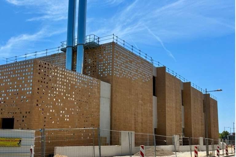 Space-Based Data Centers Emerge as a Solution to AI's Energy Crisis