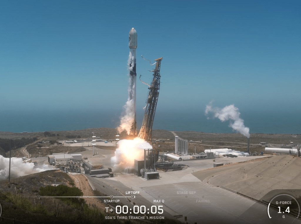 SpaceX launches 21 satellites for military data network