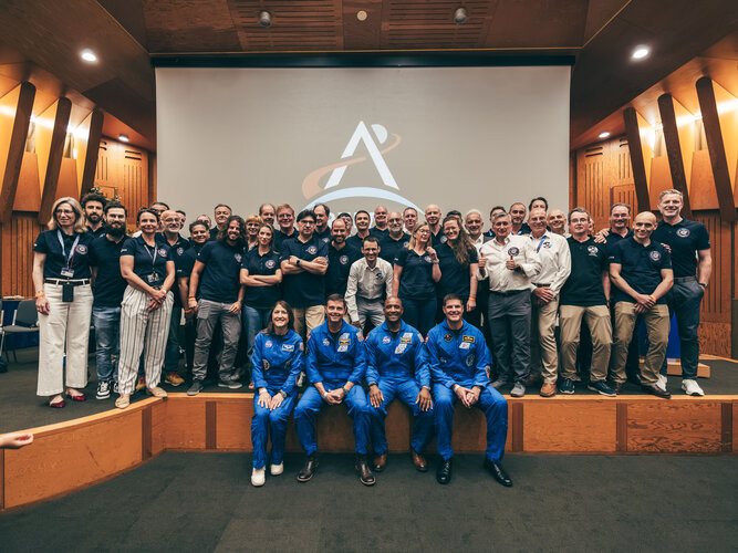 European Service Module Team Meets Artemis II Crew Ahead of Lunar Mission