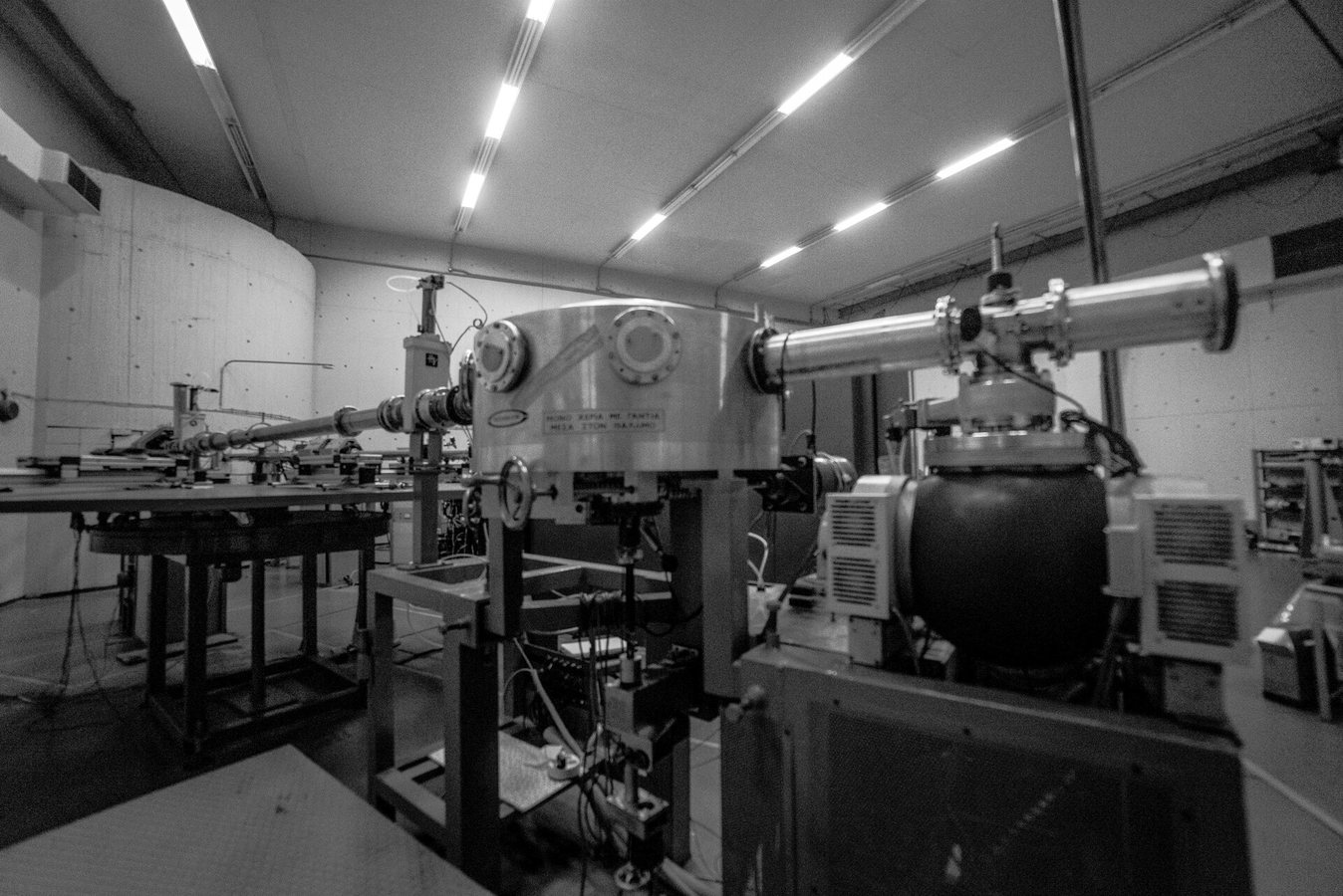Physicists Challenge Superradiant Neutrino Laser Proposal