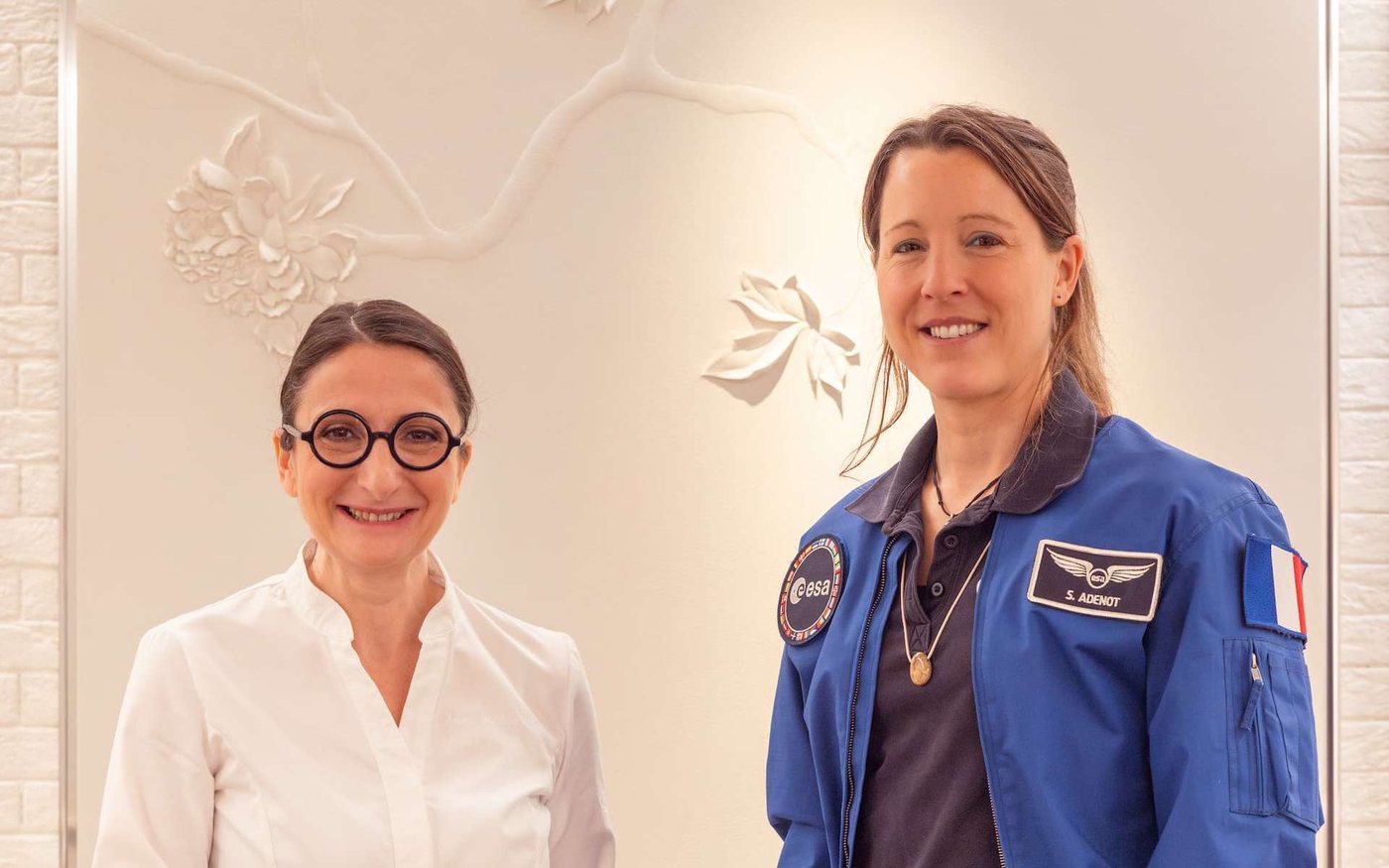 Anne-Sophie Pic prépare des plats pour Sophie Adenot à bord de l'ISS