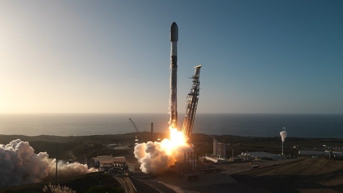 SpaceX launches 27 Starlink satellites from California on Falcon 9