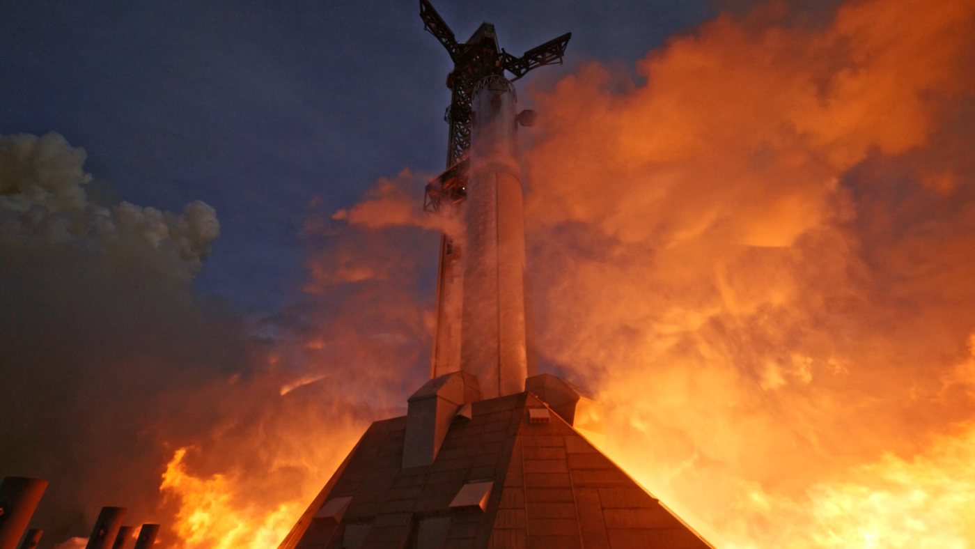 SpaceX fires up Super Heavy booster engines before Starship Flight 15
