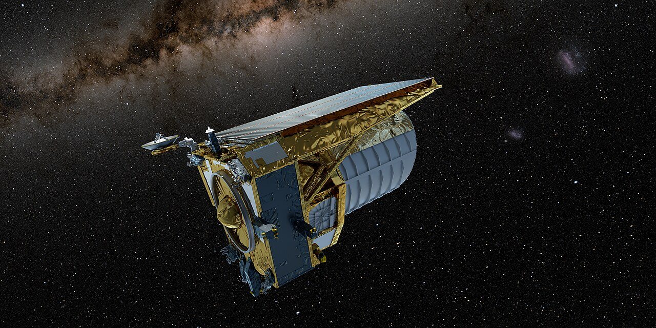 ESA's Euclid Telescope Spots Its First Previously Unknown Comet