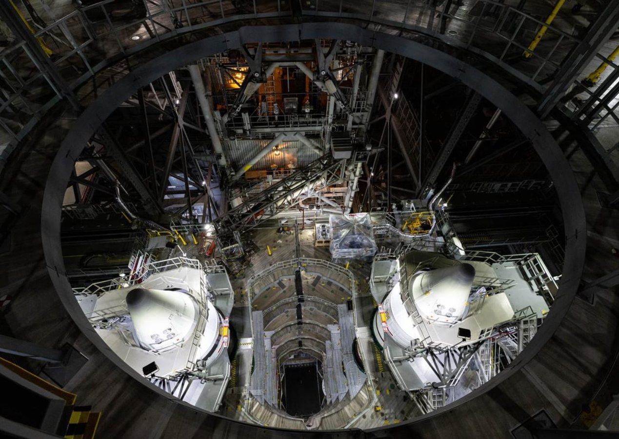 NASA Stacks Artemis III Boosters as SLS Assembly Advances