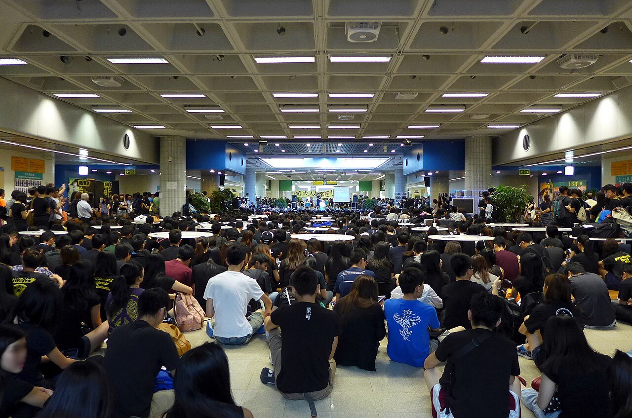 Teenagers Develop Ideas to Tackle Climate Change at Hackathon