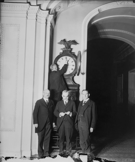 Why We Still Change the Clocks and What Science Says About Stopping