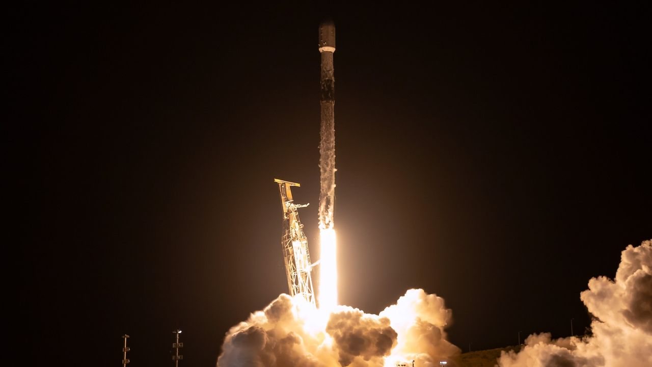 SpaceX Falcon 9 launches 81 satellites on Transporter-17 rideshare mission