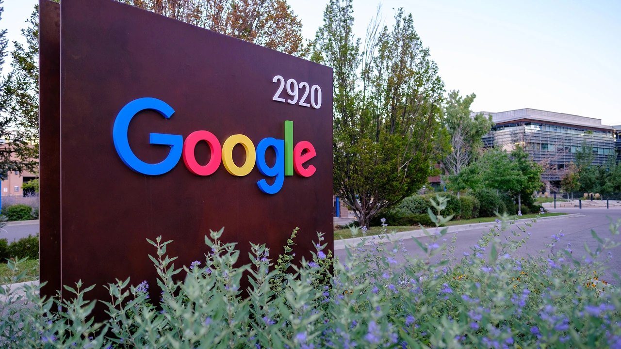 Google to Launch Experimental Satellite to Test AI Chips in Orbit