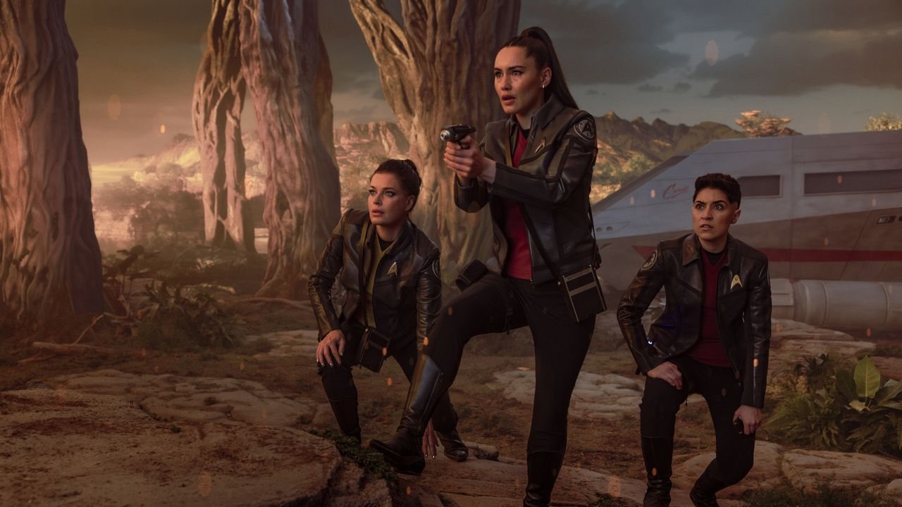 Star Trek: Strange New Worlds Season 4 Opener Explores Scientific What-Ifs with Dinosaurs and Martians