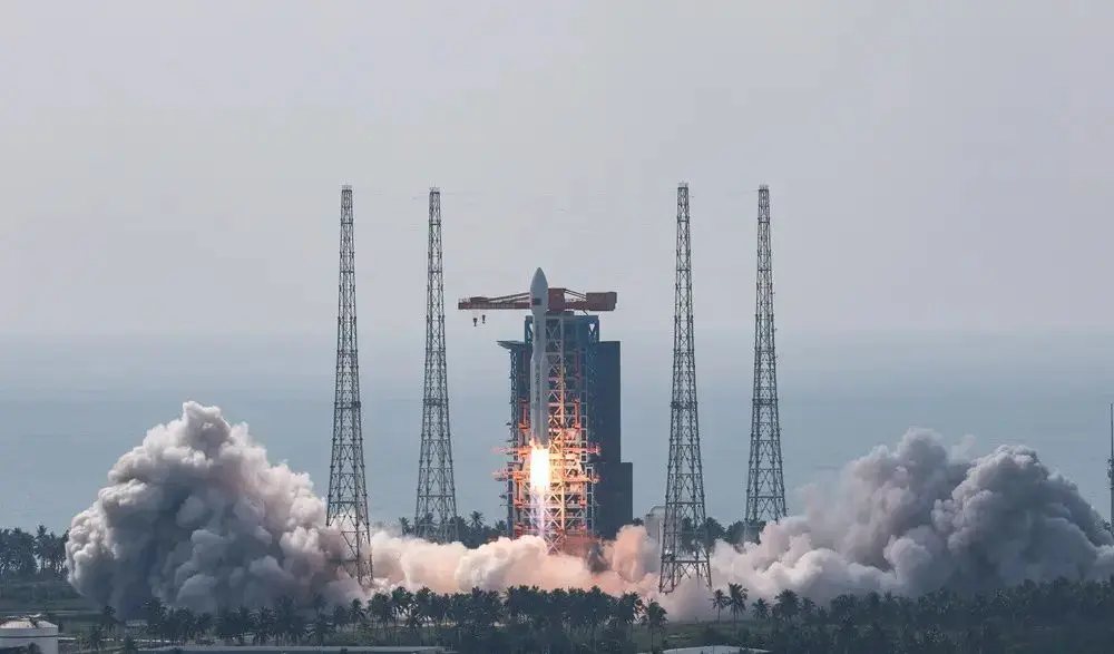 China launches new batch of internet satellites from Hainan