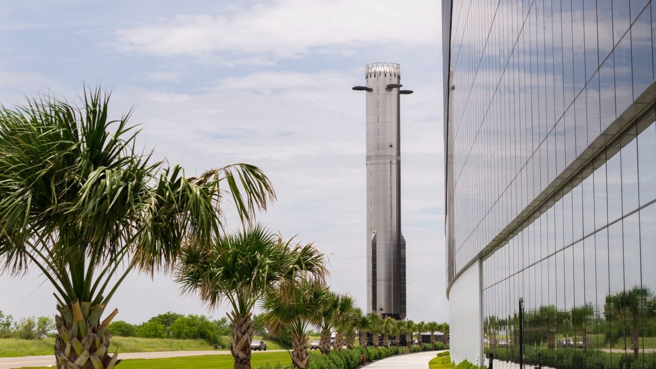 SpaceX fires all 33 engines on Starship booster in test ahead of Flight 13