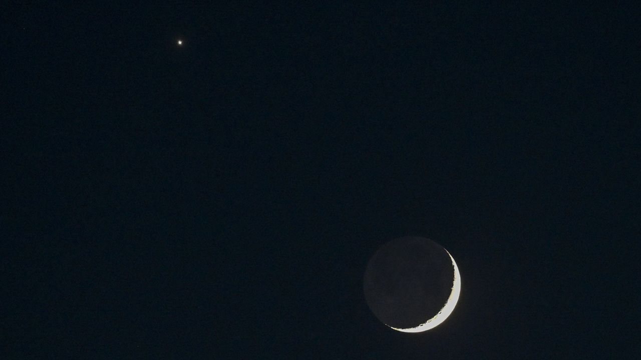 Venus Joins Crescent Moon in Sunset Sky Tonight