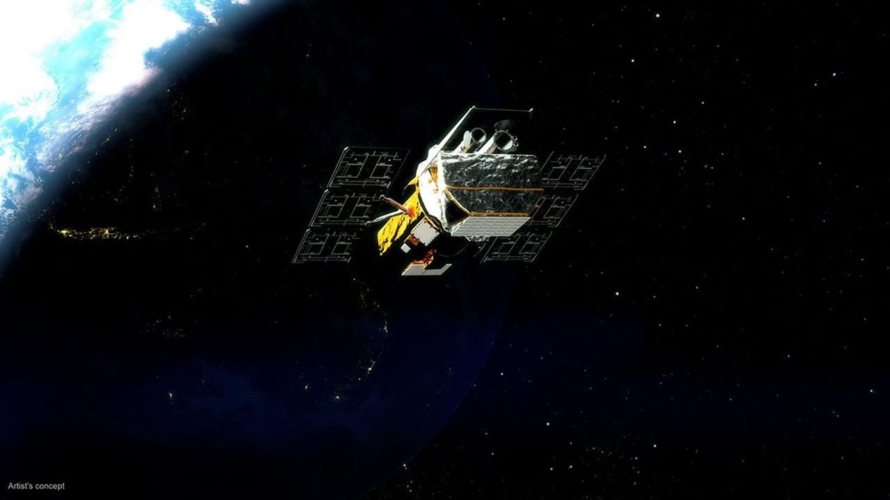 Private Rocket Mission to Boost NASA's Swift Telescope Before Orbital Decay