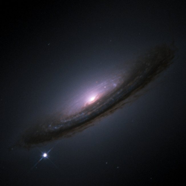 Sulfur oxides detected around a hot massive star for the first time