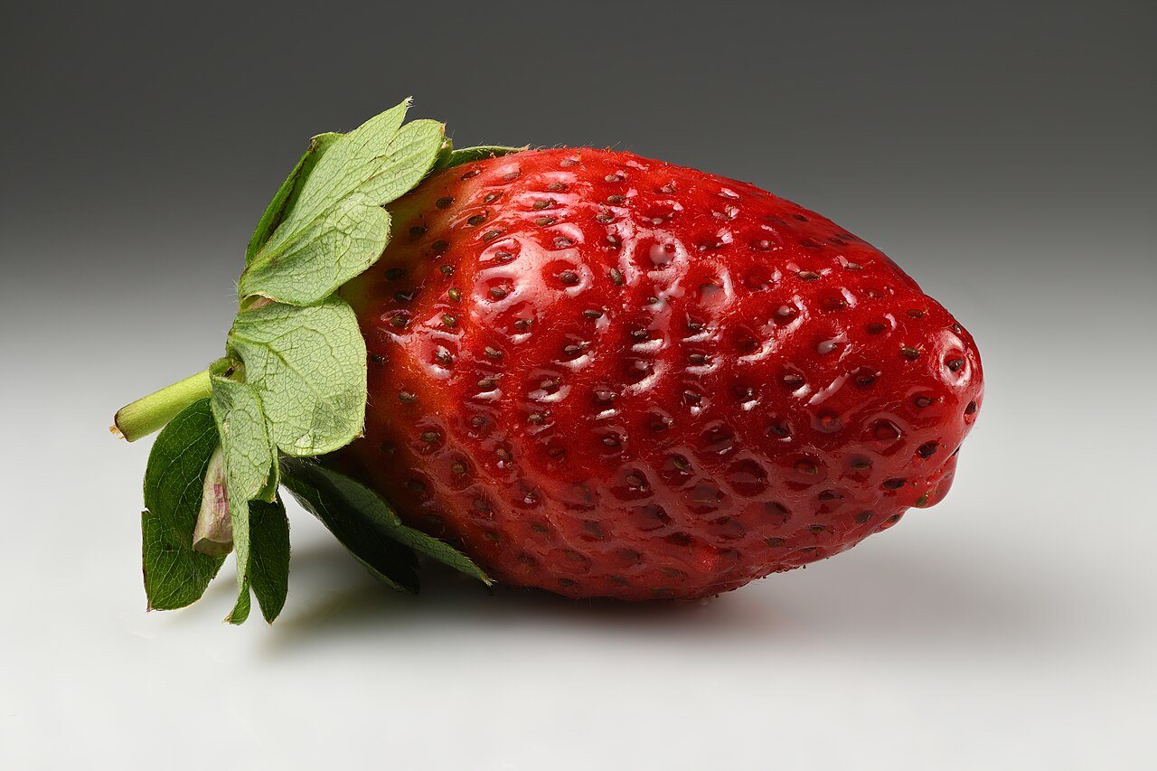 Record heatwaves help deliver bumper UK berry harvest