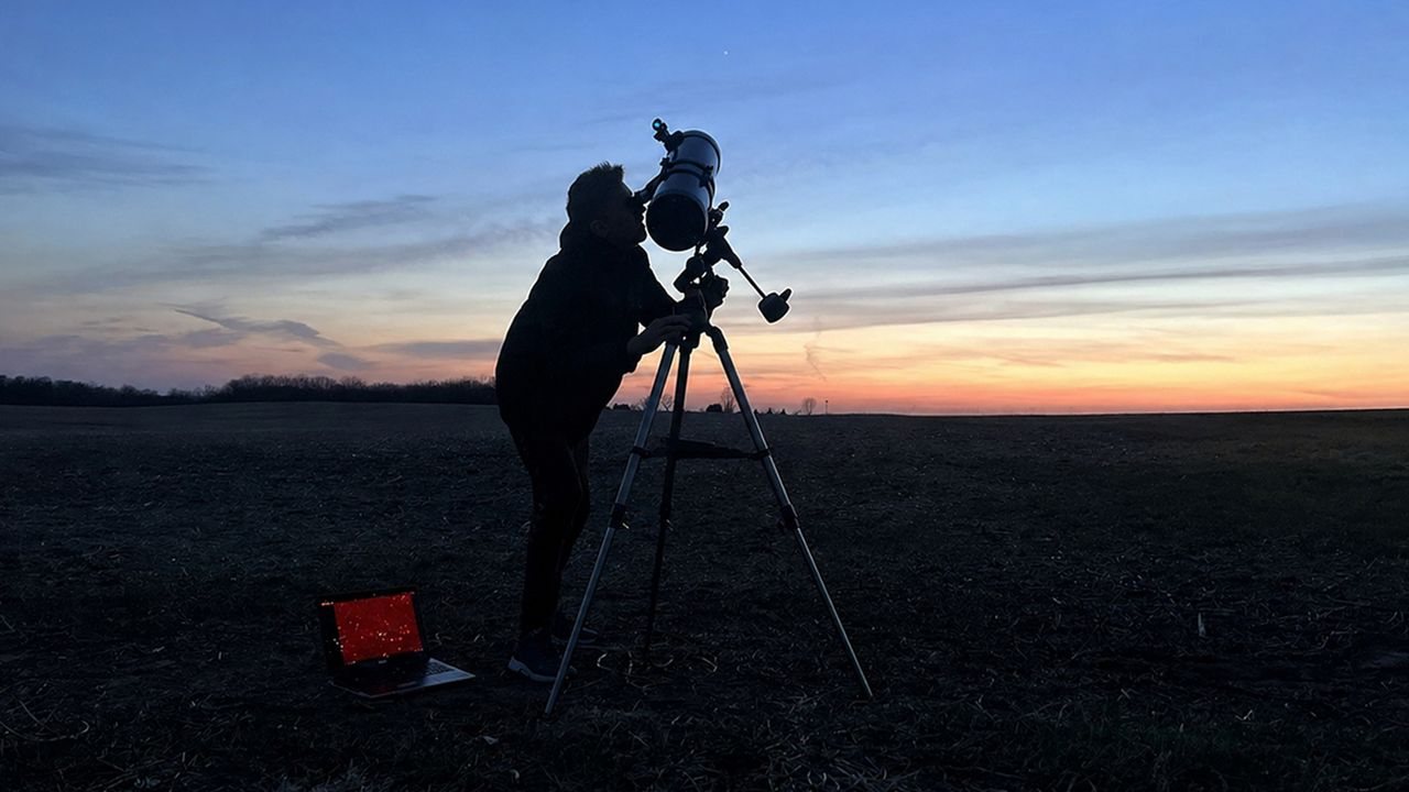 Renowned Amateur Astronomer Tests a $50 Telescope From Facebook Marketplace