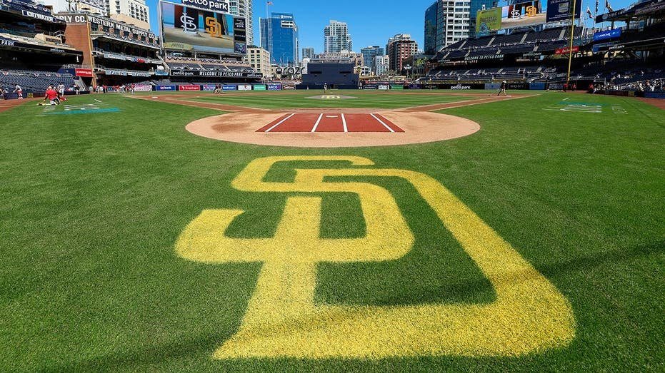 Padres visit Giants as Robbie Ray expected to make final start before trade deadline